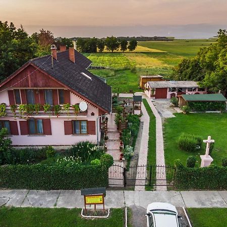 Gemenc Vendeghaz Hotel Hercegszanto Екстериор снимка