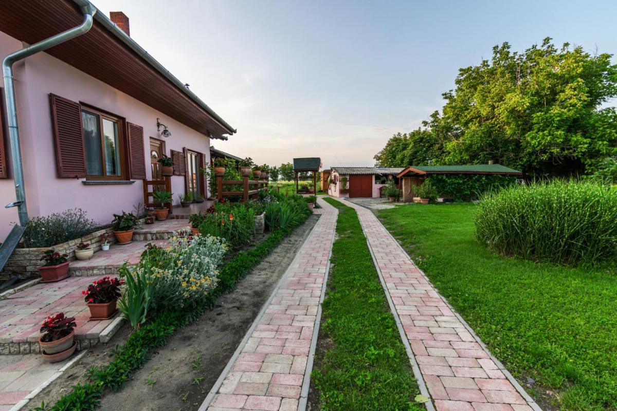 Gemenc Vendeghaz Hotel Hercegszanto Екстериор снимка