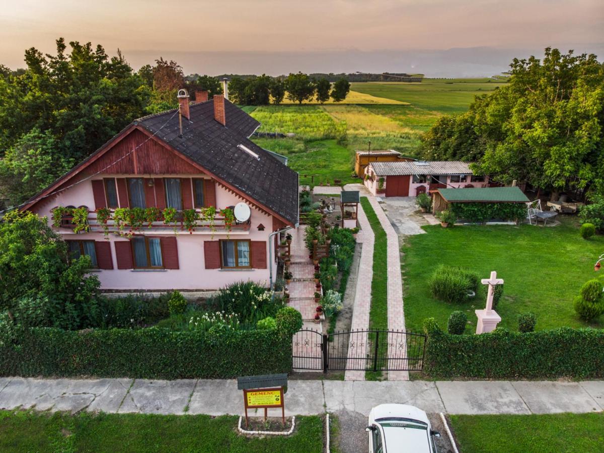 Gemenc Vendeghaz Hotel Hercegszanto Екстериор снимка